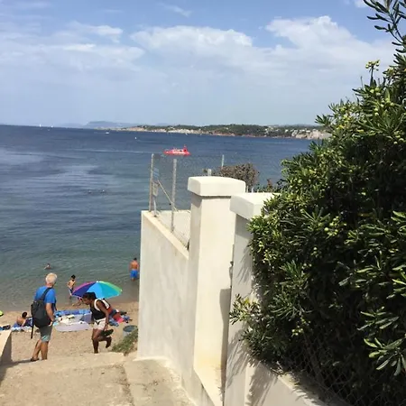 T2 terrasse 20m2 climatisé à 1mn chrono à pied de la plage , mer et sentier du littoral terrasse 20 m2 vue mer Six-Fours-les-Plages Exterior foto